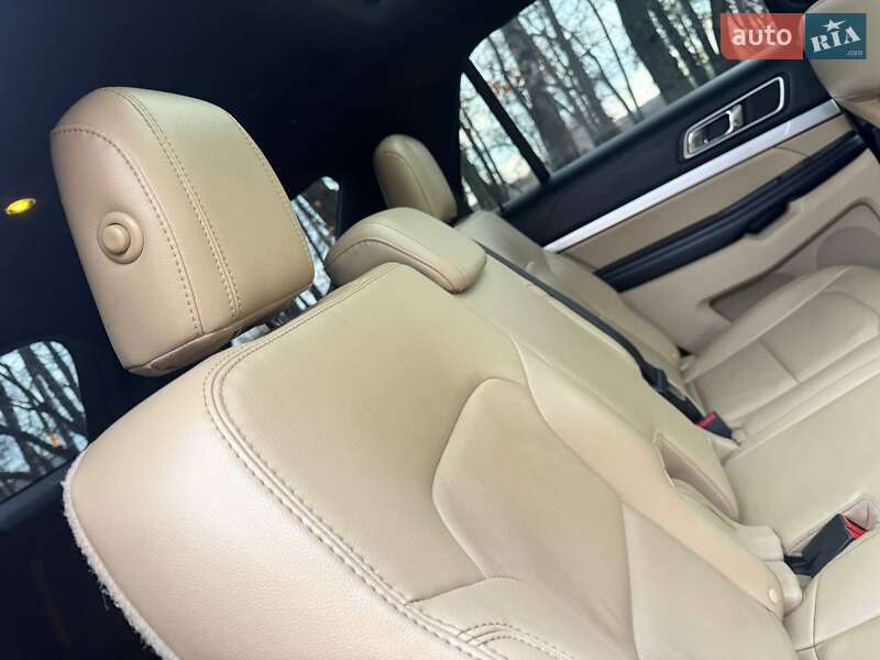 Позашляховик / Кросовер Ford Explorer 2017 в Охтирці