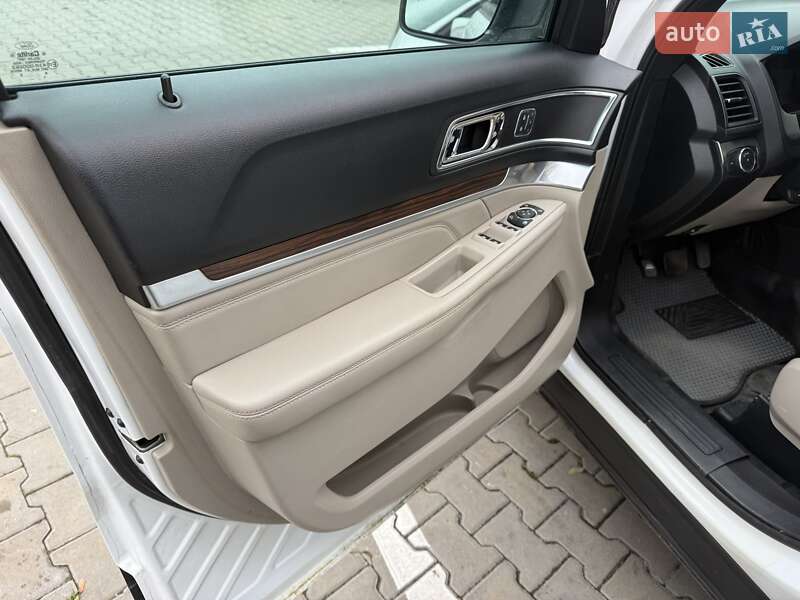 Позашляховик / Кросовер Ford Explorer 2016 в Києві фото 26 Позашляховик / Кросовер Ford Explorer 2016 в Києві