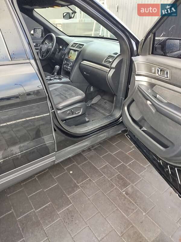 Внедорожник / Кроссовер Ford Explorer 2018 в Шептицькому