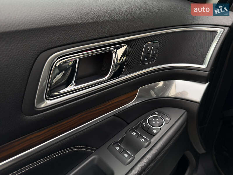 Внедорожник / Кроссовер Ford Explorer 2016 в Ивано-Франковске