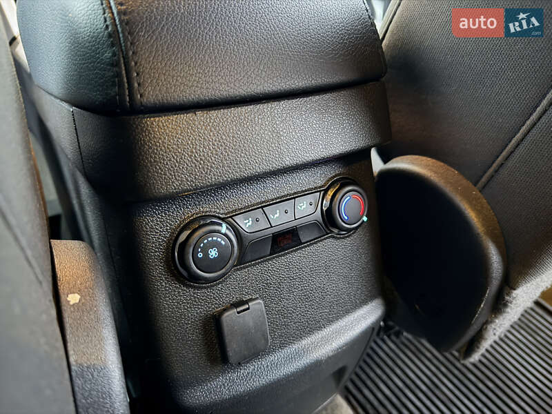 Внедорожник / Кроссовер Ford Explorer 2014 в Ивано-Франковске