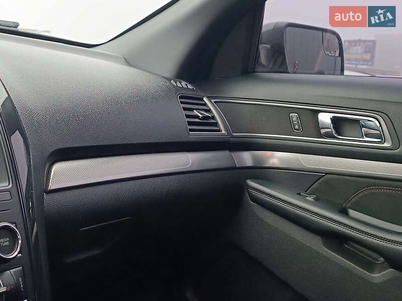Позашляховик / Кросовер Ford Explorer 2018 в Львові
