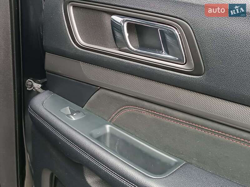 Позашляховик / Кросовер Ford Explorer 2018 в Львові