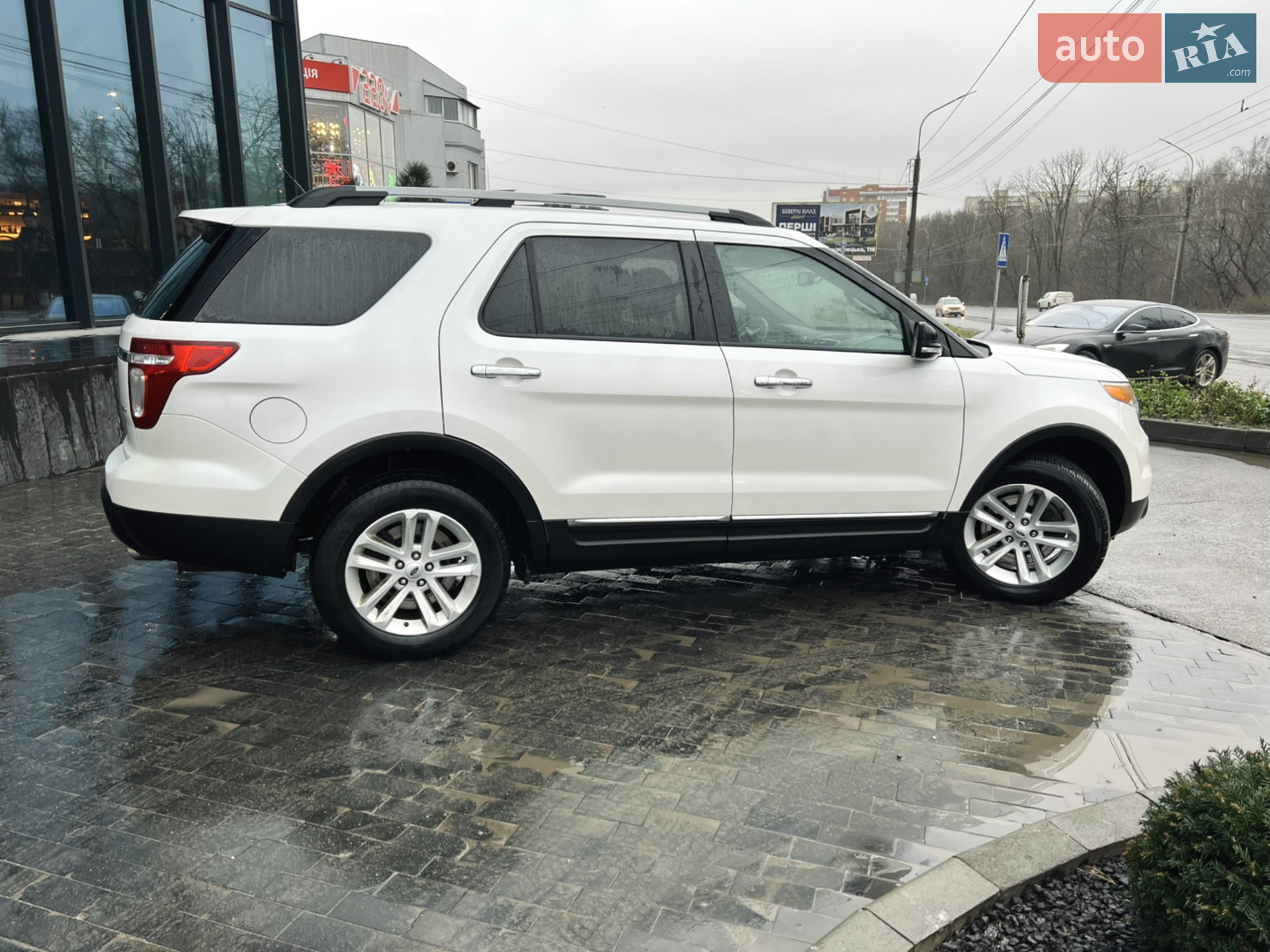 2013 Ford Explorer - мініатюра 20
