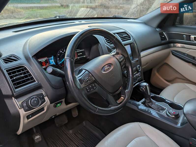 Позашляховик / Кросовер Ford Explorer 2017 в Черкасах