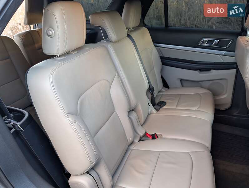 Позашляховик / Кросовер Ford Explorer 2017 в Черкасах
