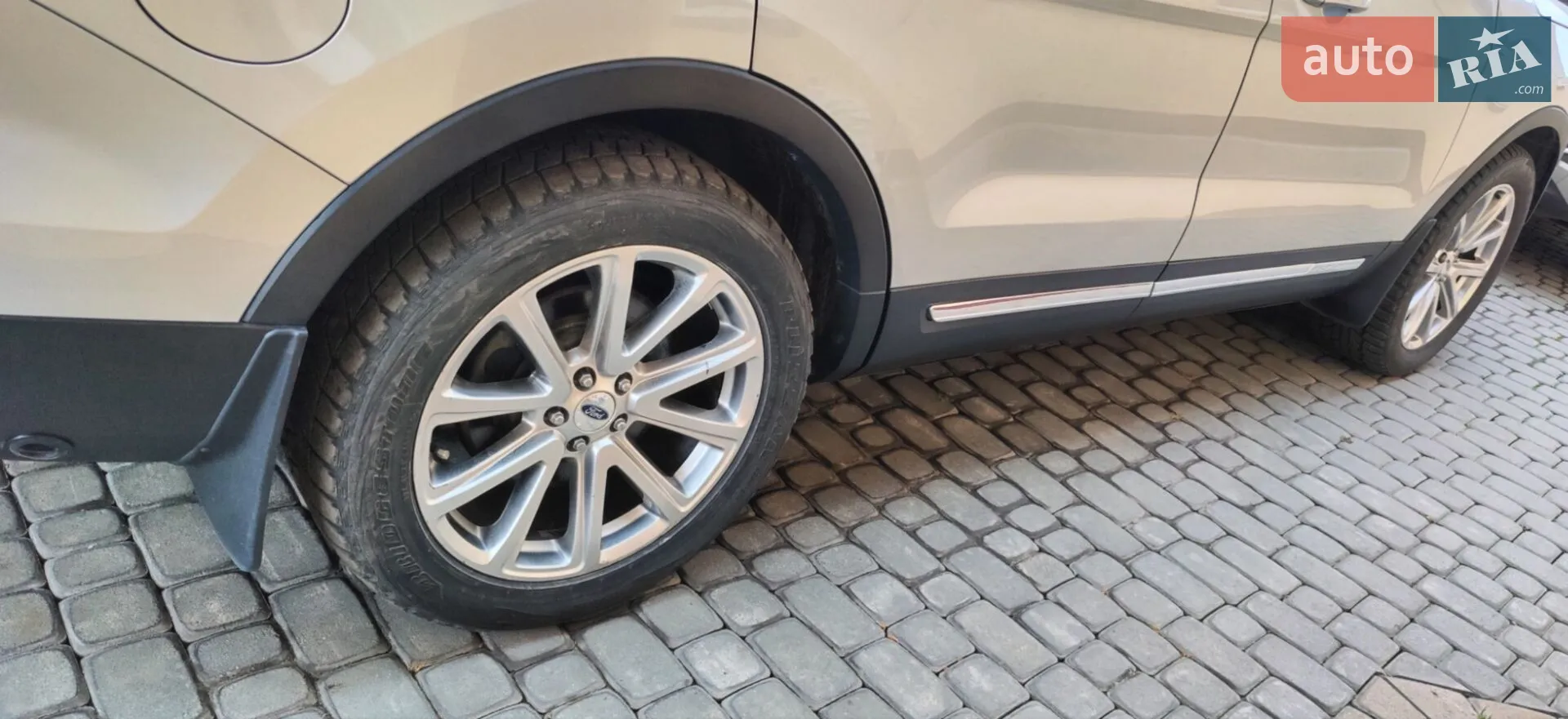 2016 Ford Explorer - мініатюра 5