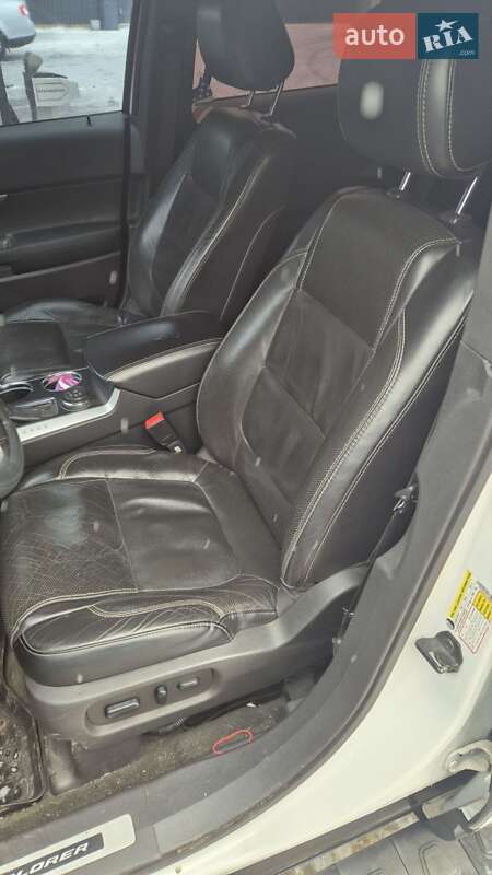 Позашляховик / Кросовер Ford Explorer 2013 в Первомайську