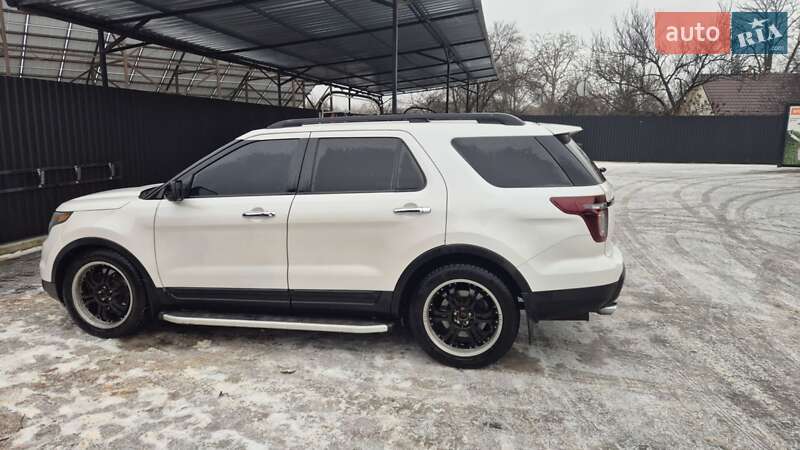 Позашляховик / Кросовер Ford Explorer 2013 в Первомайську