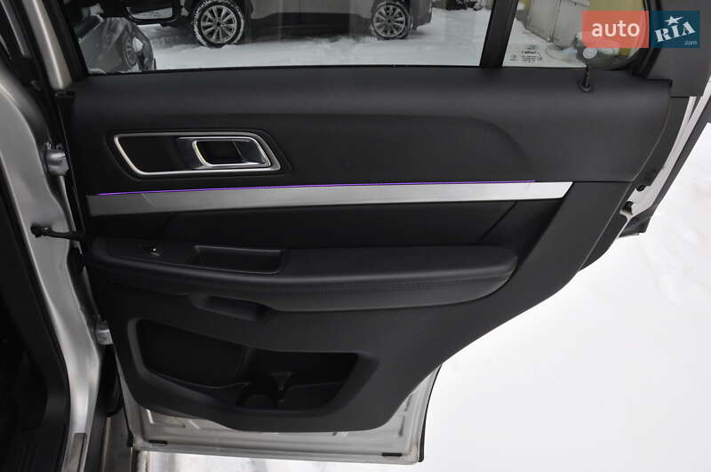 Внедорожник / Кроссовер Ford Explorer 2016 в Львове