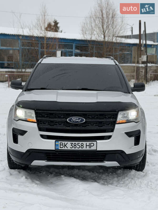 Позашляховик / Кросовер Ford Explorer 2018 в Макарові