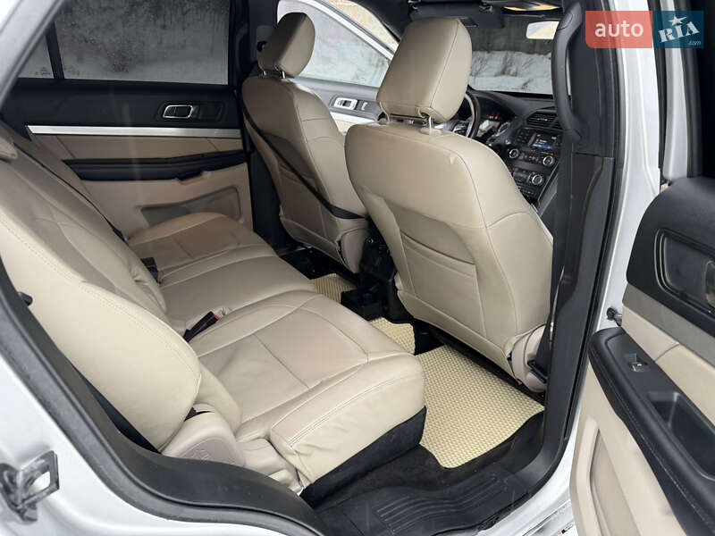 Позашляховик / Кросовер Ford Explorer 2018 в Макарові