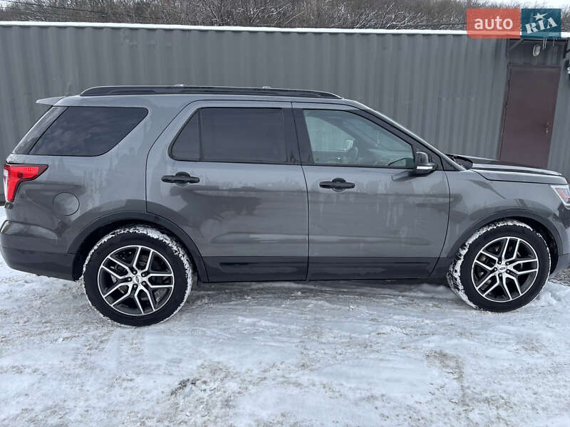 Внедорожник / Кроссовер Ford Explorer 2017 в Полтаве