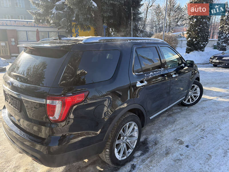 Позашляховик / Кросовер Ford Explorer 2017 в Рівному