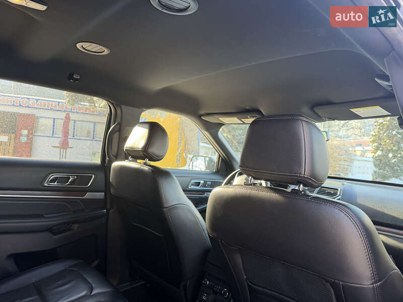 Позашляховик / Кросовер Ford Explorer 2017 в Рівному