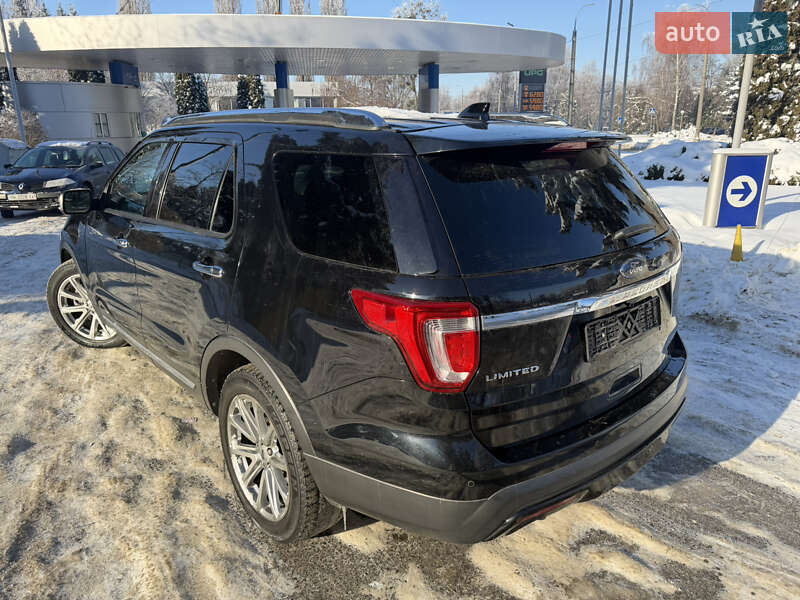 Позашляховик / Кросовер Ford Explorer 2017 в Рівному