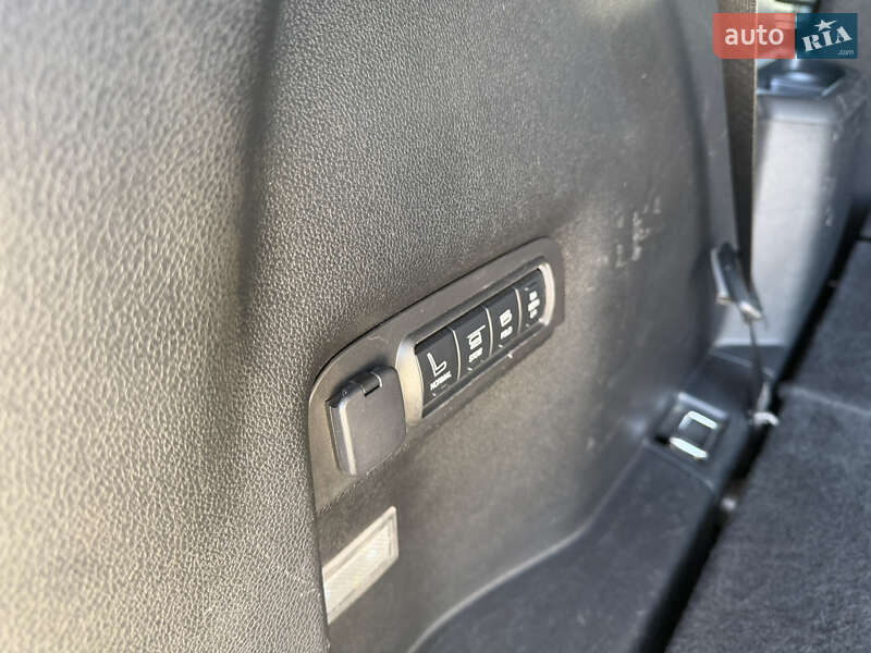 Позашляховик / Кросовер Ford Explorer 2017 в Рівному