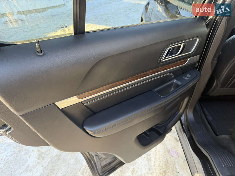 Позашляховик / Кросовер Ford Explorer 2017 в Рівному