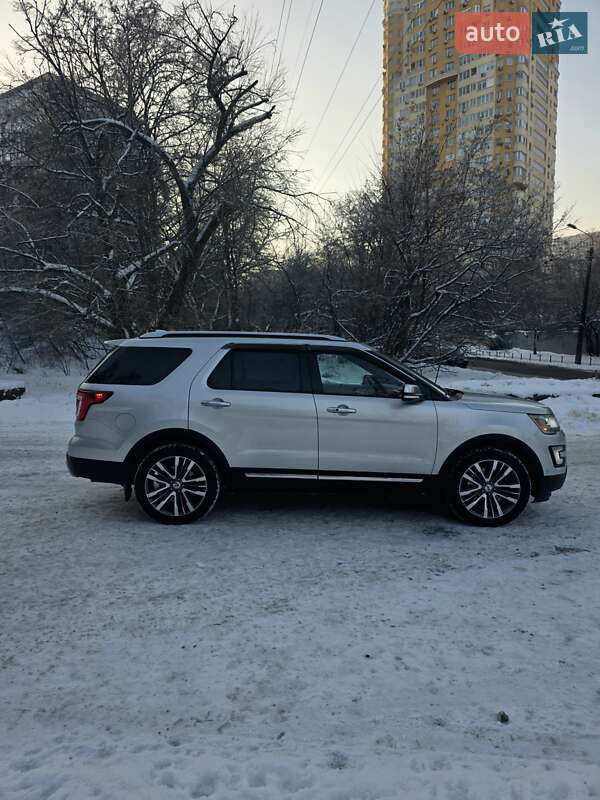 Позашляховик / Кросовер Ford Explorer 2017 в Києві