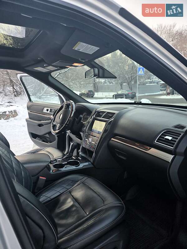 Позашляховик / Кросовер Ford Explorer 2017 в Києві