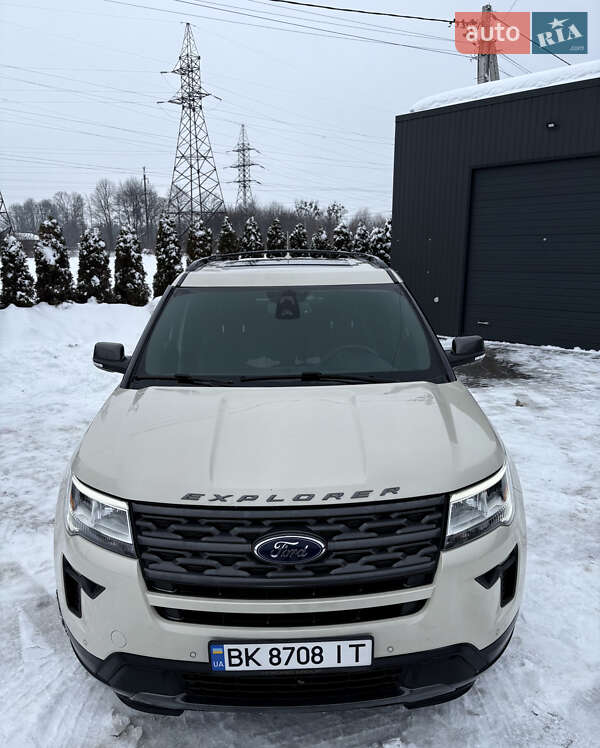 Позашляховик / Кросовер Ford Explorer 2017 в Львові