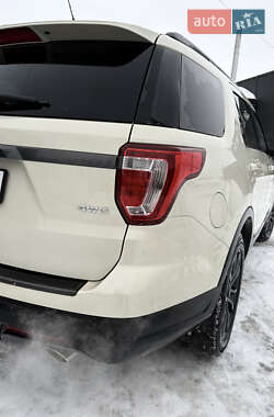Внедорожник / Кроссовер Ford Explorer 2017 в Львове