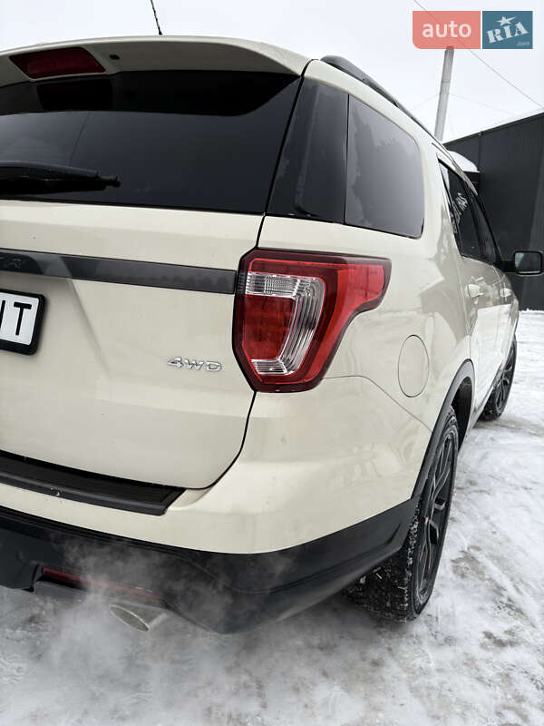 Позашляховик / Кросовер Ford Explorer 2017 в Львові