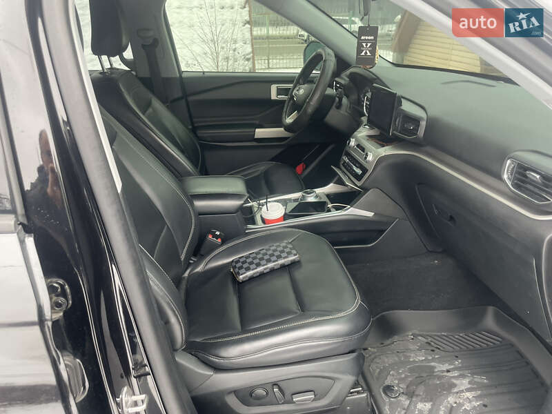 Позашляховик / Кросовер Ford Explorer 2021 в Вишневому фото 9 Позашляховик / Кросовер Ford Explorer 2021 в Вишневому