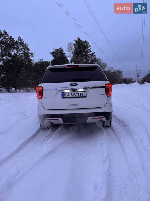 Позашляховик / Кросовер Ford Explorer 2016 в Києві