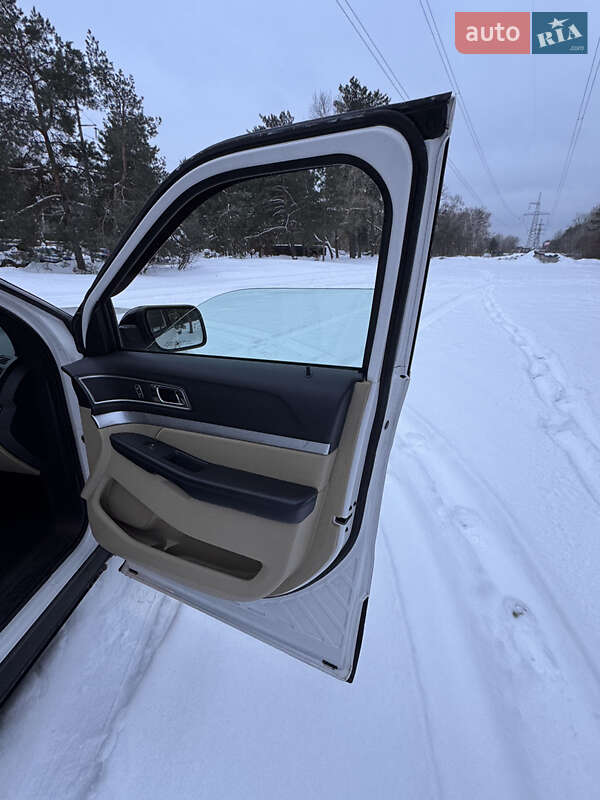 Позашляховик / Кросовер Ford Explorer 2016 в Києві