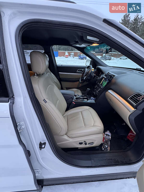 Позашляховик / Кросовер Ford Explorer 2016 в Києві