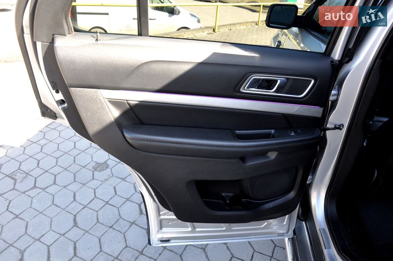 Внедорожник / Кроссовер Ford Explorer 2016 в Львове