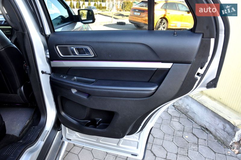 Внедорожник / Кроссовер Ford Explorer 2016 в Львове