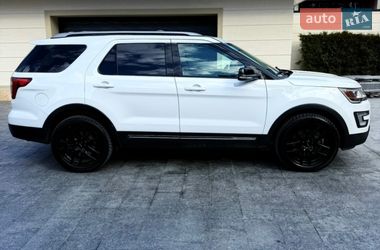 Позашляховик / Кросовер Ford Explorer 2017 в Львові