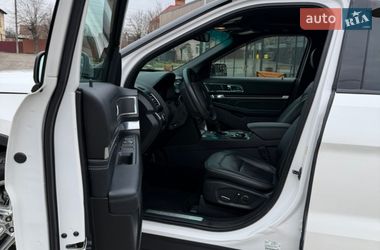 Внедорожник / Кроссовер Ford Explorer 2016 в Черновцах