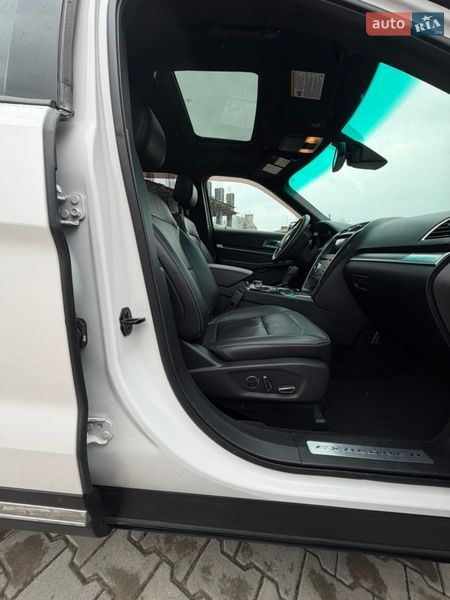 Внедорожник / Кроссовер Ford Explorer 2016 в Черновцах