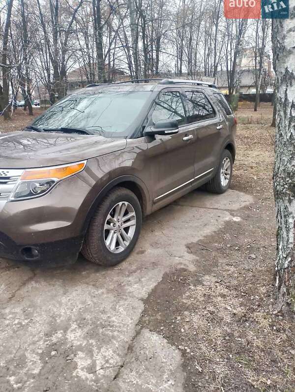 Позашляховик / Кросовер Ford Explorer 2015 в Полтаві