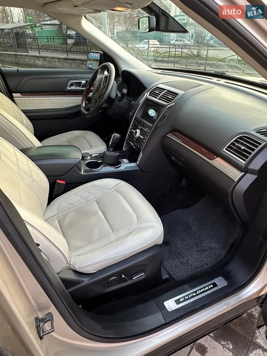 2017 Ford Explorer - мініатюра 19
