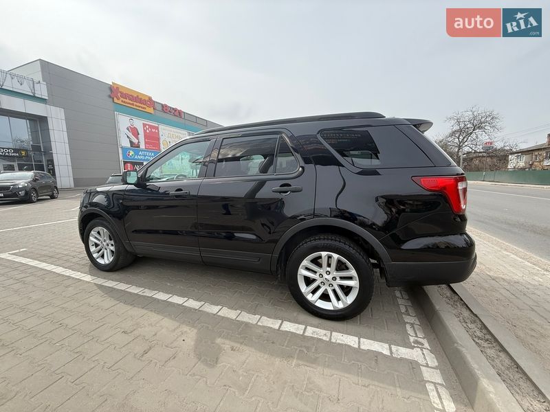 Внедорожник / Кроссовер Ford Explorer 2015 в Вишневом