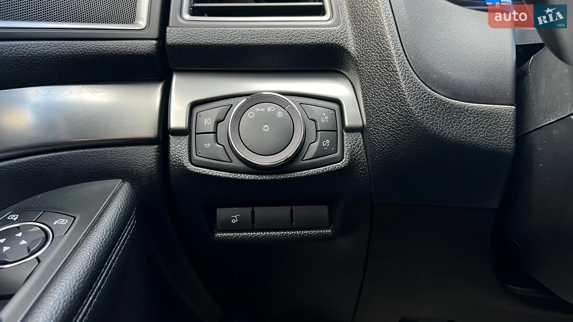 2019 Ford Explorer - мініатюра 21