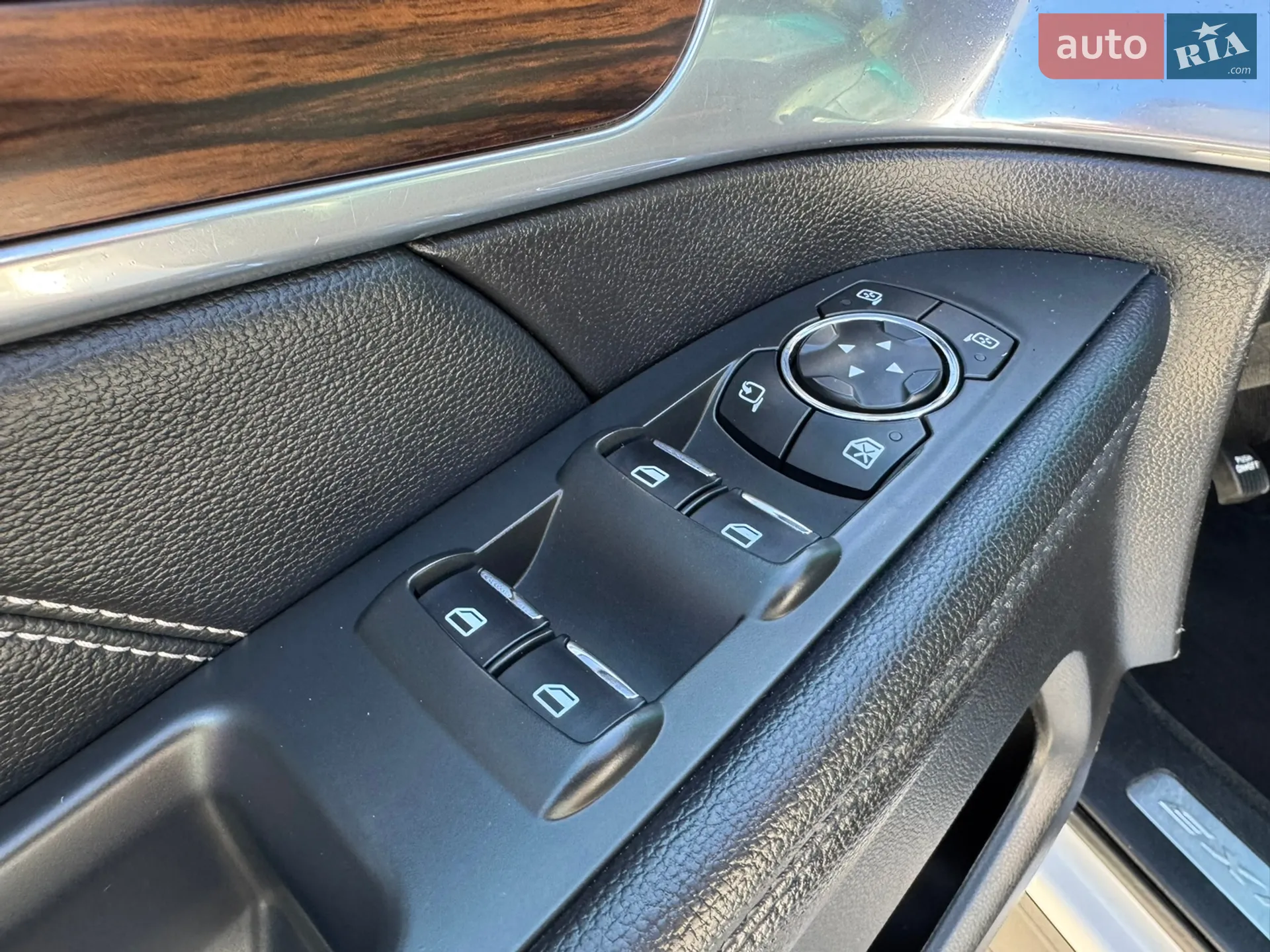 2016 Ford Explorer - мініатюра 19