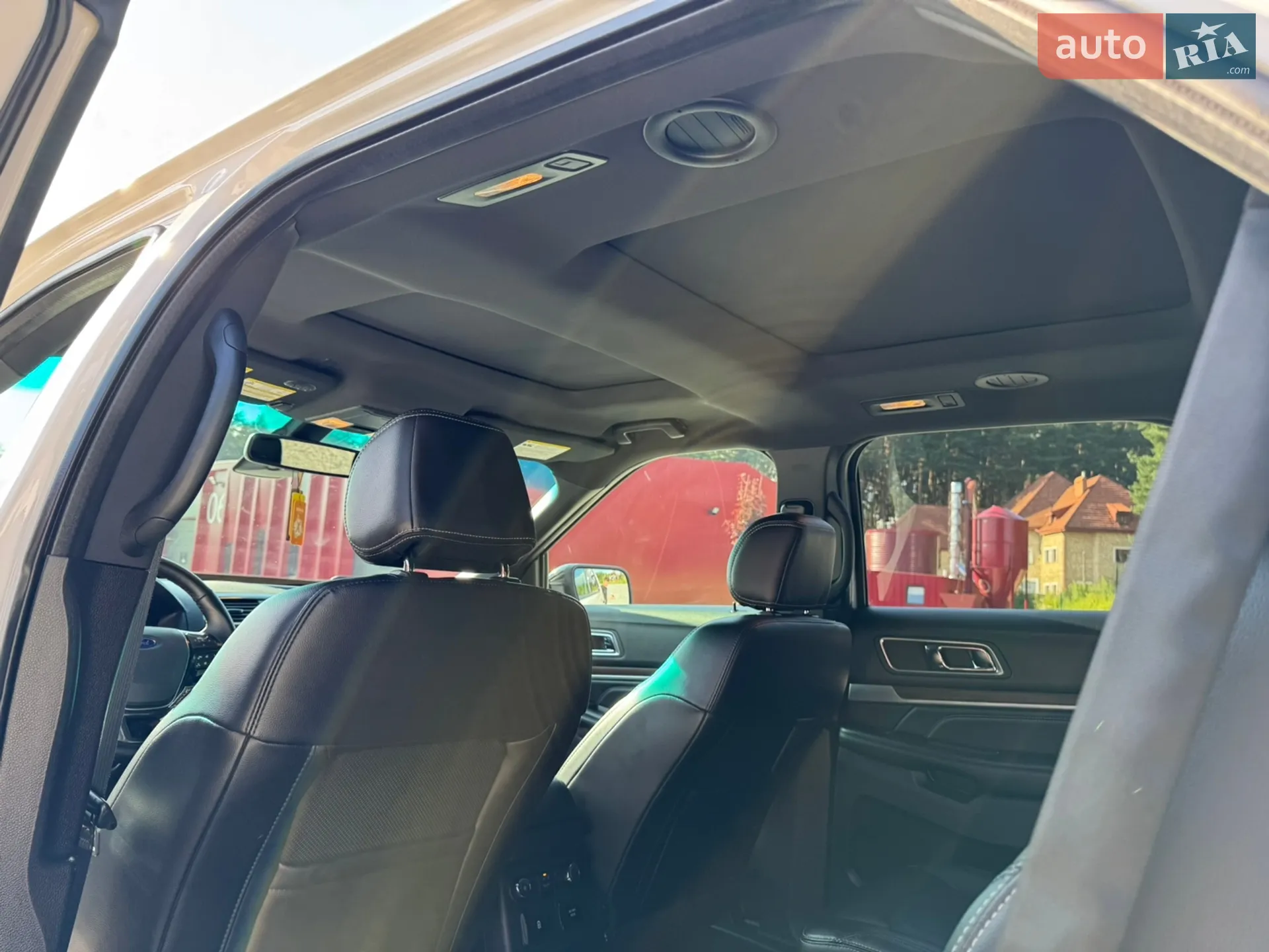 2016 Ford Explorer - мініатюра 28