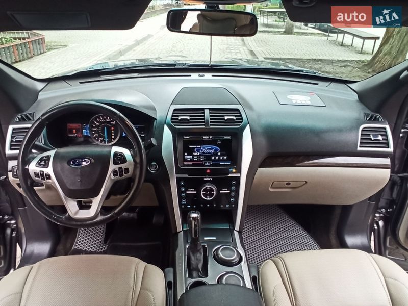 Позашляховик / Кросовер Ford Explorer 2011 в Чернівцях