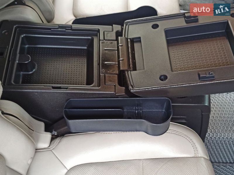 Позашляховик / Кросовер Ford Explorer 2011 в Чернівцях