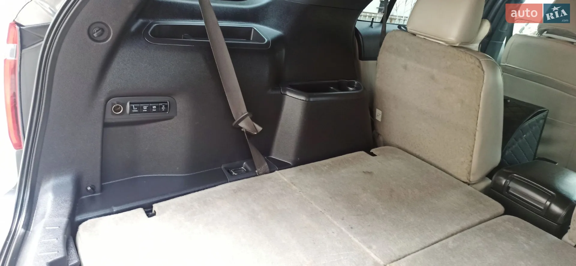 2011 Ford Explorer - мініатюра 144