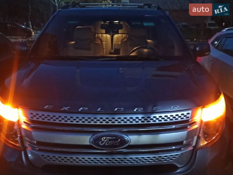 Позашляховик / Кросовер Ford Explorer 2011 в Чернівцях