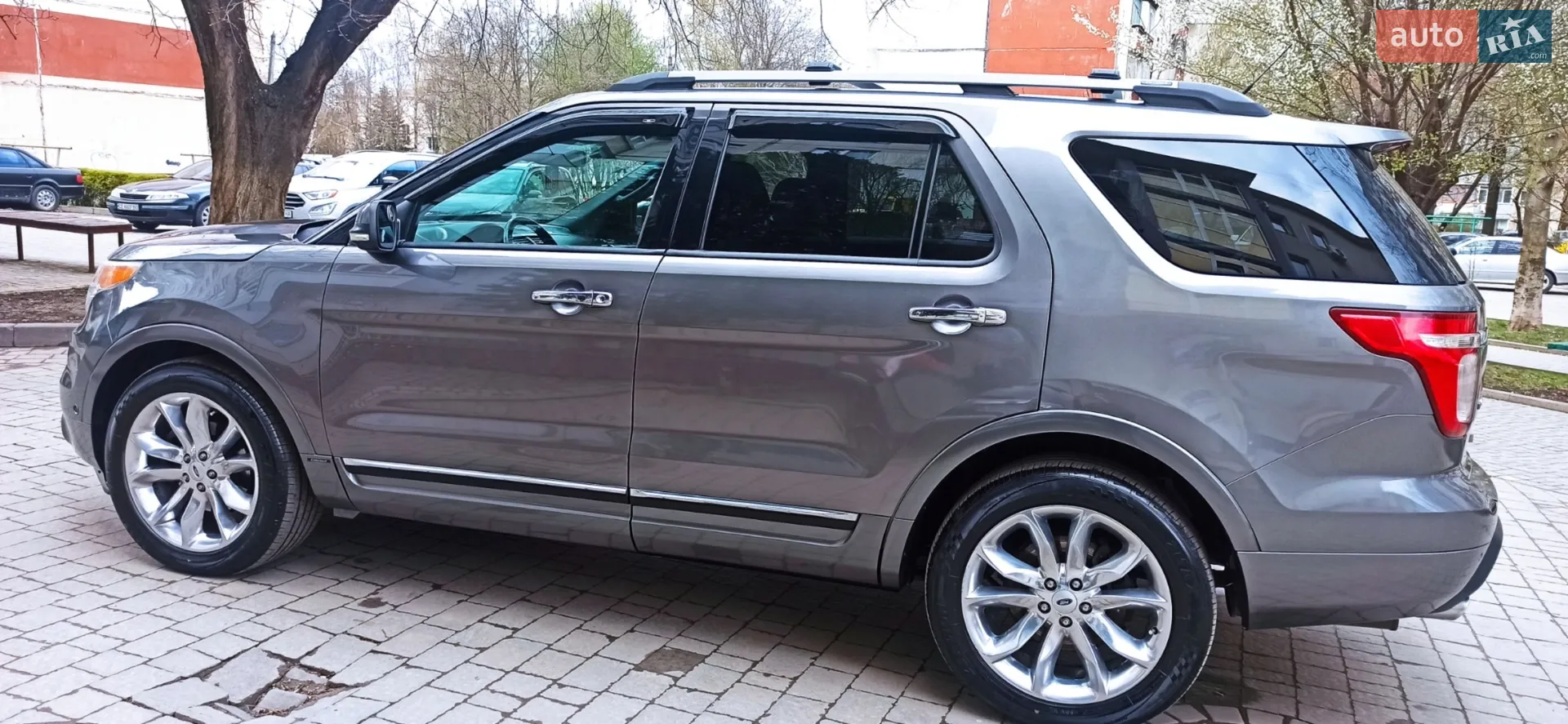 2011 Ford Explorer - мініатюра 28