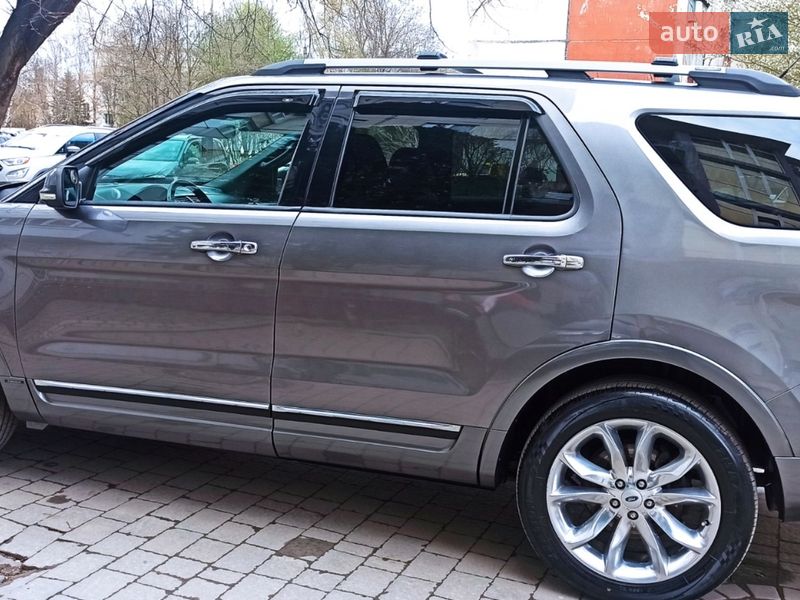 Позашляховик / Кросовер Ford Explorer 2011 в Чернівцях