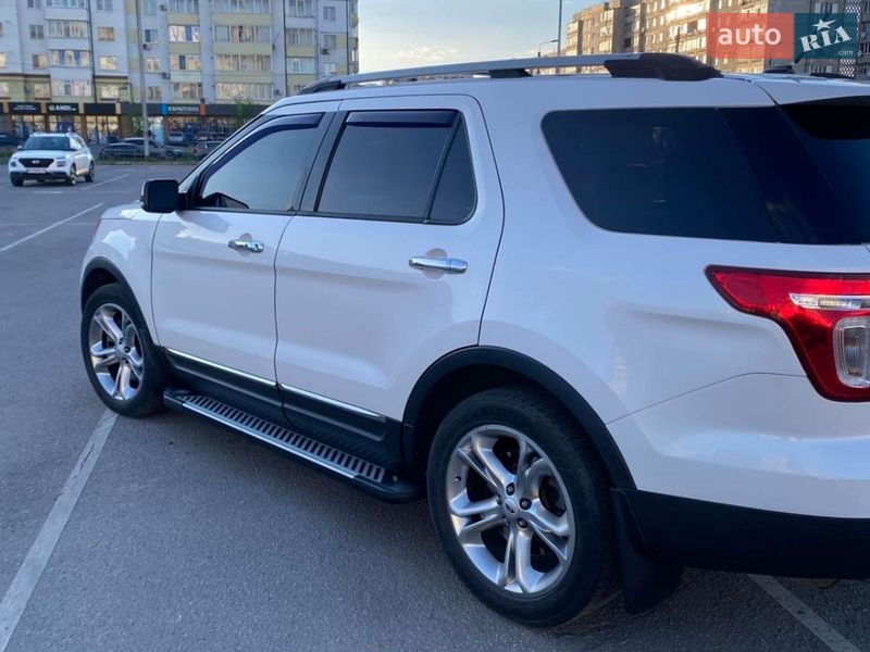Внедорожник / Кроссовер Ford Explorer 2013 в Ивано-Франковске