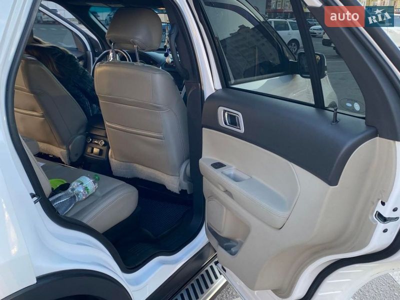 Внедорожник / Кроссовер Ford Explorer 2013 в Ивано-Франковске